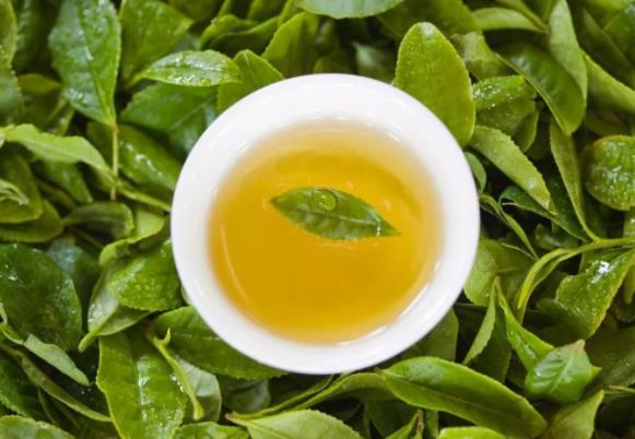 每次喝綠茶放多少好一點(diǎn)?綠茶有沒(méi)有降火的效果