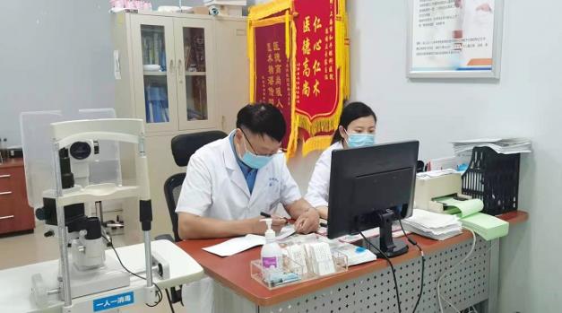 上海兒童近視去哪家醫(yī)院好?想看看孩子到底是真性還是假性近視
