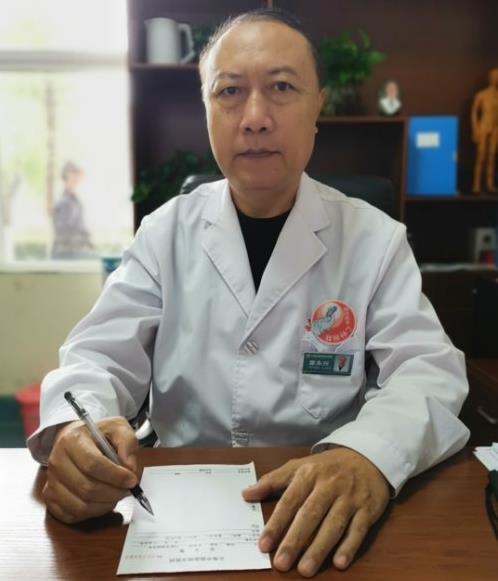 云南中西醫(yī)結(jié)合醫(yī)院腫瘤名醫(yī)霍永興:“脾腎雙補(bǔ)”治腫瘤獲良效