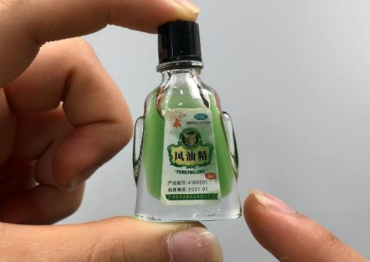 風(fēng)油精放肚臍眼有什么作用?風(fēng)油精滴肚臍眼可以治失眠嗎?