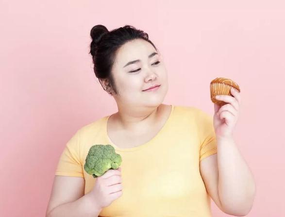 為什么有些人吃的不多也會胖?減肥時如何科學(xué)地控制飲食?