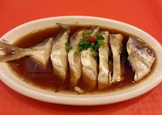 被魚(yú)刺卡了喉嚨怎么自救?喉嚨被魚(yú)刺卡了喝醋有用嗎?