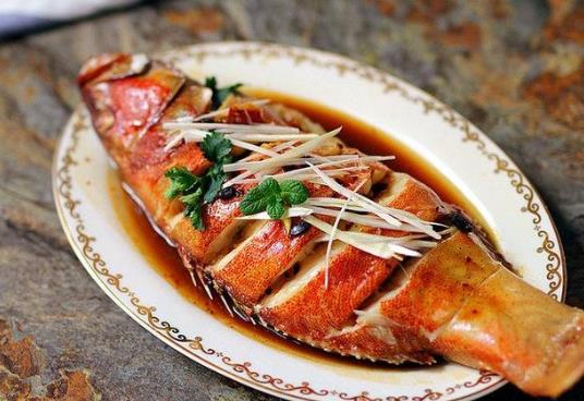 被魚(yú)刺卡了喉嚨怎么自救?喉嚨被魚(yú)刺卡了喝醋有用嗎?