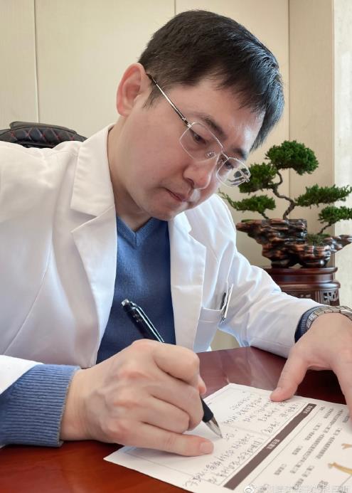面部凹陷,找北京劉靖濤院長做面部自體脂肪填充怎么樣?