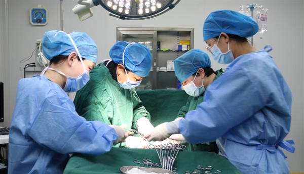 多囊卵巢能懷上孩子嗎?北京衛(wèi)人中醫(yī)院劉玉珍妙手仁心助好孕!
