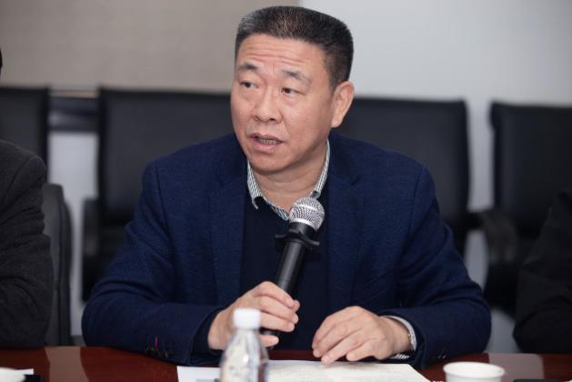 杭州市整形美容行業(yè)協(xié)會(huì)積極開展征詢工作,杭州市一主任醫(yī)師張菊芳主持會(huì)議