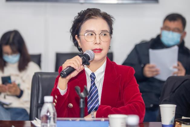 杭州市整形美容行業(yè)協(xié)會(huì)積極開展征詢工作,杭州市一主任醫(yī)師張菊芳主持會(huì)議