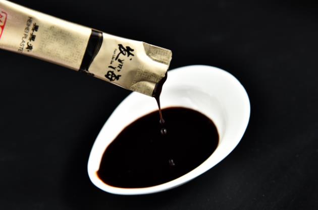 胡慶余堂發(fā)如海黑黑膏,幫你告別白發(fā)困擾