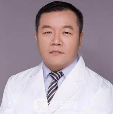 想要放心種植牙?找瑞鯊吳志強(qiáng)院長(zhǎng)就對(duì)了