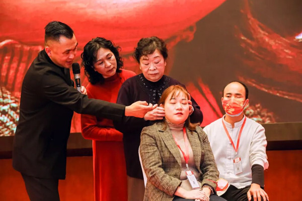 紅杏林老師:可以把實用的中醫(yī)技術,傳播給千萬家庭 http://www.chouju30.cn/upload_files/article/11/202205/27_1651716969_jbwml_.jpg