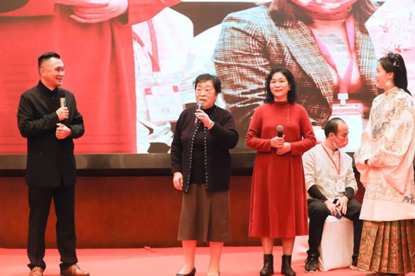 紅杏林老師:可以把實用的中醫(yī)技術,傳播給千萬家庭 http://www.chouju30.cn/upload_files/article/11/202205/27_1651716971_ruppg_.jpg