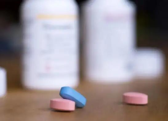 正常人吃艾滋阻斷藥會(huì)怎么樣?吃阻斷藥期間能不能同房