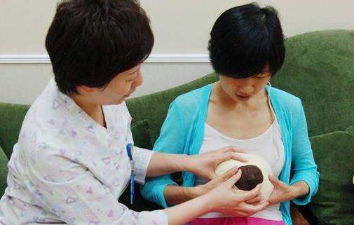 保姆偷喝女主人母乳被辭退 母乳的營養(yǎng)價值