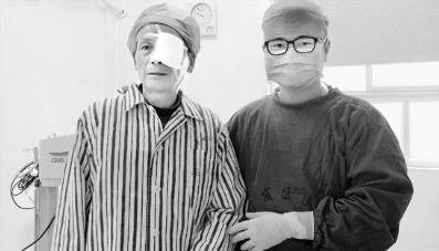 蕭山太學(xué)眼科為68歲大伯一次性告別白內(nèi)障、近視和老花
