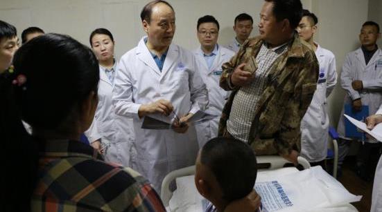 昆明軍海腦科醫(yī)院案例:原來(lái)9歲女孩不斷揪自己頭發(fā)是因?yàn)榈昧藦?qiáng)迫癥