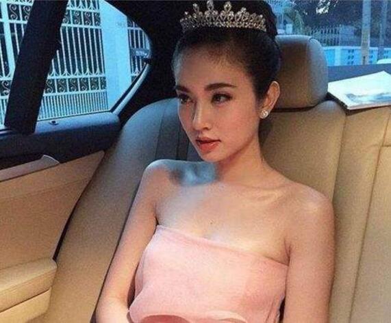泰國(guó)最美人妖poy,poy變性前后對(duì)比照,女人看了會(huì)自卑!