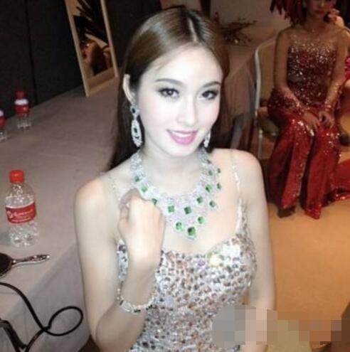 泰國(guó)最美人妖poy,poy變性前后對(duì)比照,女人看了會(huì)自卑!