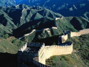 世界上最長(zhǎng)的城墻是什么？中國(guó)萬(wàn)里長(zhǎng)城有多長(zhǎng)