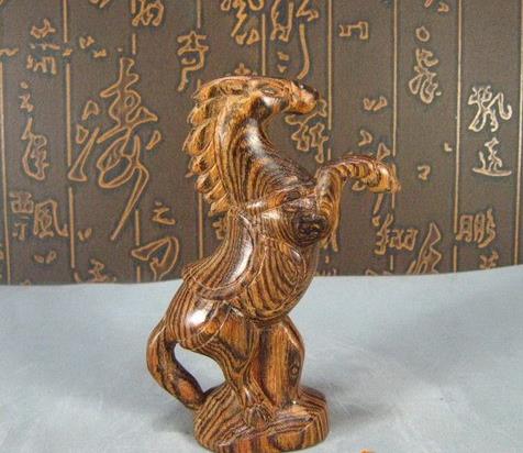 印尼產(chǎn)花奇楠沉香木【馬到成功】小擺件