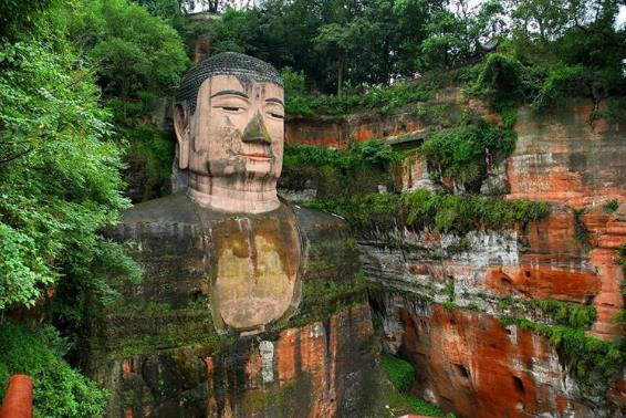 世界上最大的石刻佛像 樂山大佛高71米 國(guó)家5A級(jí)旅游景區(qū)