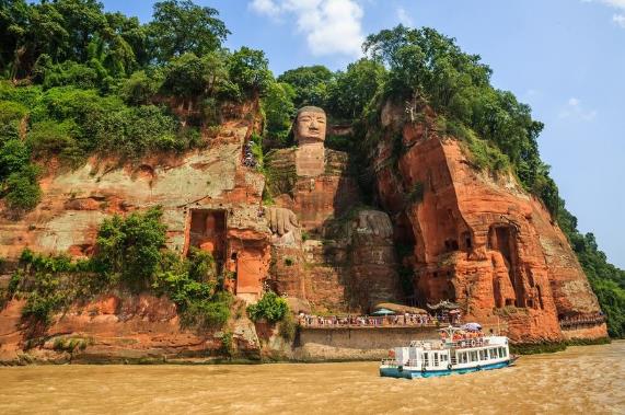 世界上最大的石刻佛像 樂山大佛高71米 國(guó)家5A級(jí)旅游景區(qū)