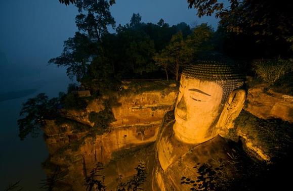 世界上最大的石刻佛像 樂山大佛高71米 國(guó)家5A級(jí)旅游景區(qū)