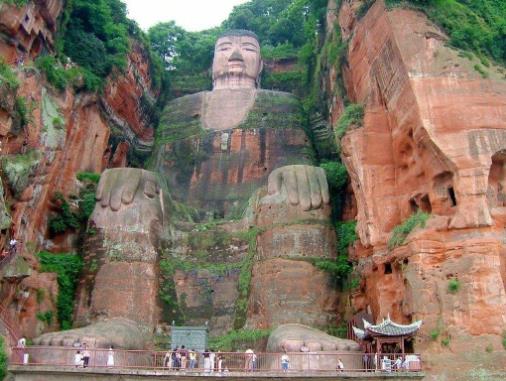 世界上最大的石刻佛像 樂山大佛高71米 國(guó)家5A級(jí)旅游景區(qū)