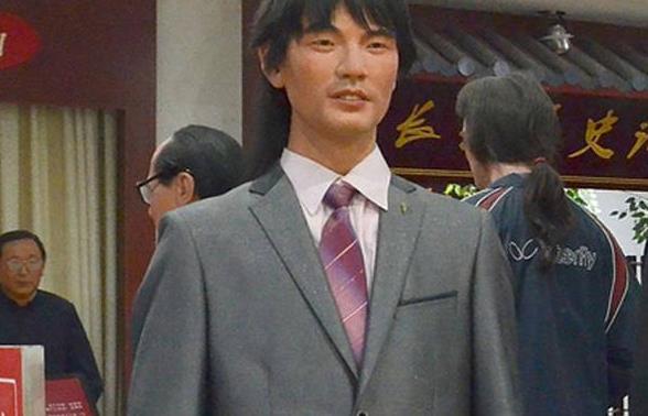 國(guó)內(nèi)最丑蠟像館,不看展示牌都不知道他們是誰(shuí)!