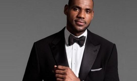 NBA中目光最長遠(yuǎn)的球員是誰 詹姆斯從一貧如洗NBA中目光最長遠(yuǎn)的球員是誰 詹姆斯從一貧如洗到十億美金十億美金