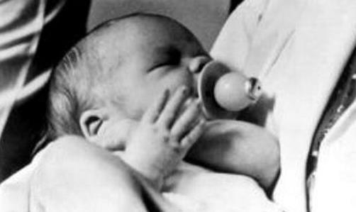 世界上第一個(gè)試管嬰兒 路易絲·布朗1978年誕生于英國(guó)
