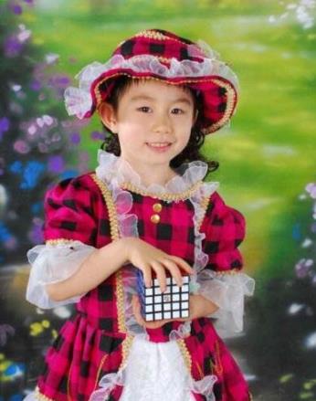 世界上最年輕的魔方復(fù)原者 中國謝恩希3歲零4個月