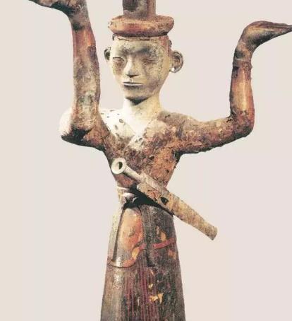 世界首次發(fā)現(xiàn)的鐘虡銅人 1978年湖北出土銅人形立柱
