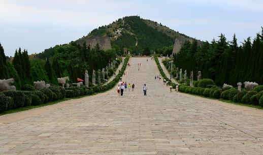 中國(guó)最大的合葬帝墓 乾陵我國(guó)歷史上唯一的兩皇合葬墓