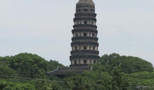 中國傾斜度最大的磚塔 虎丘塔斜度2゜40’