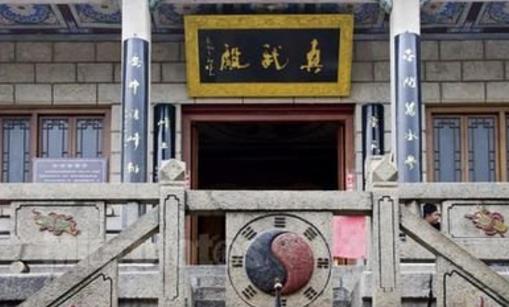 中國(guó)最大的銅殿 銅瓦寺真武殿用銅重達(dá)二百噸