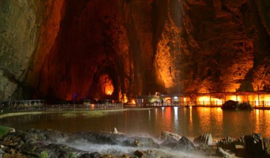 世界最大的溶洞 利川騰龍洞總面積100萬(wàn)平方米