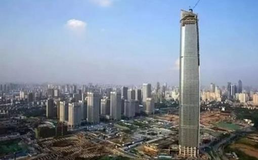 武漢第一高樓 武漢綠地中心(636米/131層)