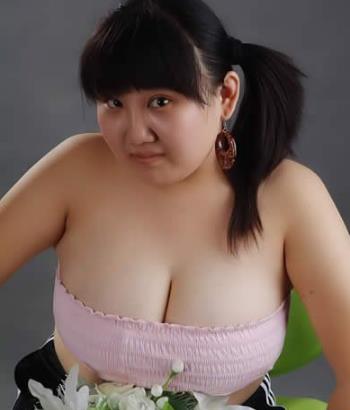 中國胸最大的女明星 徐浩嘉胸圍足有1.1米