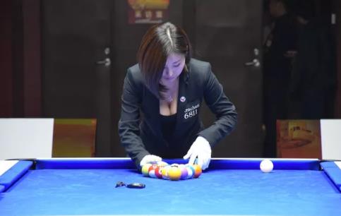 中國胸最大的臺球女裁判 呂萌希胸器秒殺潘曉婷