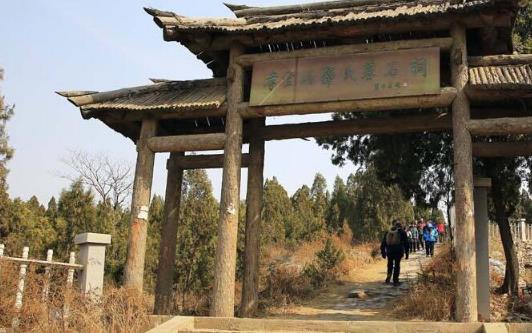 中國最古老的房屋建筑 孝堂山郭氏墓石祠距今已有1900年左右