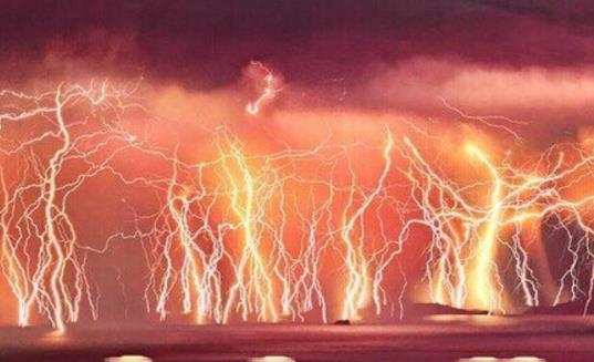 世界上閃電最多的地方 馬拉開(kāi)波湖1年有297天閃電