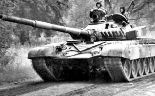 世界上使用最廣泛的坦克 T-72主戰(zhàn)坦克產(chǎn)量高達(dá)25,000余輛