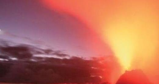 地球第一大火山 冒納羅亞火山每3年噴發(fā)一次至少噴發(fā)70萬年