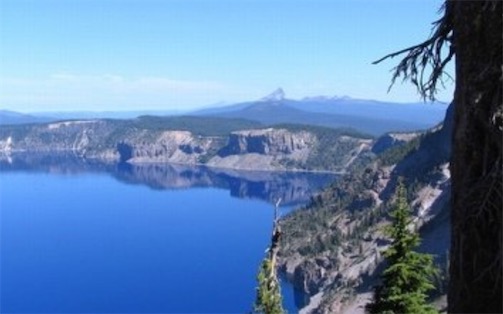 世界上最深的火山口湖 克雷特湖深589米