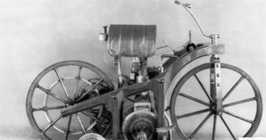 世界上第一輛摩托車 1883年德國的技術員戴姆勒發(fā)明
