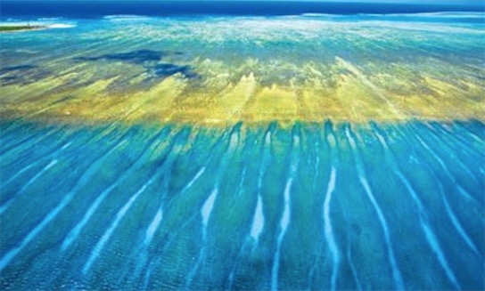 中國最美的海島 西沙群島附近的海水清澈透明