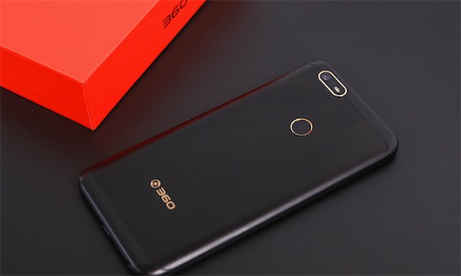 世界首款充電寶手機(jī) 360 N6可以當(dāng)作充電寶