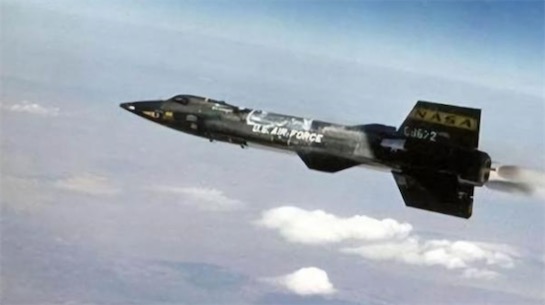 固定翼飛機(jī)飛行的最高速度 X—15A2 型飛機(jī)每小時(shí)6605公里