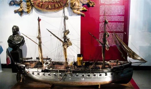 最早的鐵甲艦 法國(guó)造船總監(jiān)洛姆設(shè)計(jì)出“光榮”號(hào)