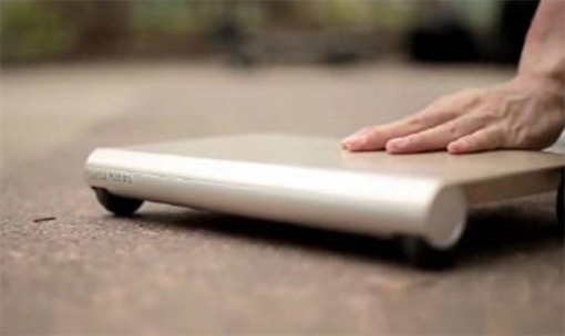 全球最小電動(dòng)車 WalkCar重量約在2到3公斤之間